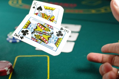 ポーカー オンライン 無料対戦の魅力とは?人気ゲームの特徴と遊び方を解説